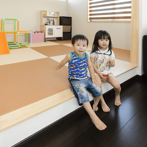 徳島の実例・和室は子供たちのプレイルーム。子育て世代に向けて開発された家